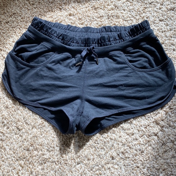 Lululemon Shorts - Picture 1 of 2
